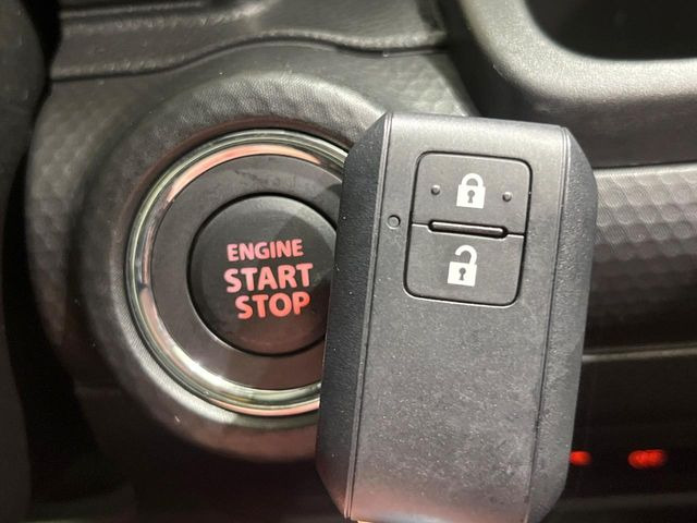 �y�L�[���X�X�^�[�g�V�X�e���z�J�o����|�P�b�g�ɓ��ꂽ�܂܂ł��h�A�̎{���E�������\�ȃX�}�[�g�L�[�𑕔��B�G���W���̃I���E�I�t�����J�M�����o���K�v����������Ƃ��Ă��֗��ł���