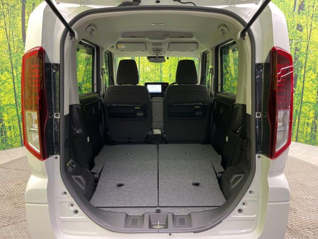 ���i�̂���������ʋ΁A���}���ɏ\���ȉ׎��X�y�[�X���m�ۂ��Ă���܂��B�Z�J���h�V�[�g��|���ƁA�傫�ȉו��̐ύڂ��\�ł���