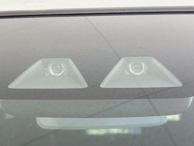 �y�X�}�[�g�A�V�X�g�z���s���ɑO���̎ԗ�����F�����A�Փ˂������Ȏ��͌x��ƃu���[�L�ŏՓˉ���Ɣ�Q�y�����A�V�X�g�B�����S�Ƀh���C�u�����y���݂��������܂��B