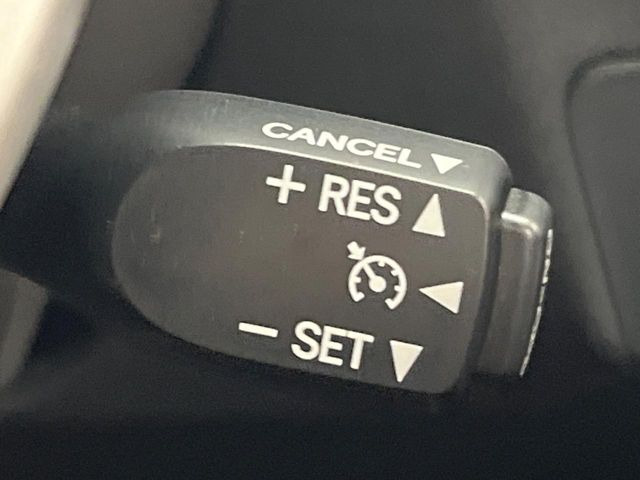 �y�N���[�Y�R���g���[���z�������H�����N���N���s�B�A�N�Z���𗣂��Ă���葬�x�ő��s���ł��A�������^�]���̕��S���y��!�����E�������ȒP�ȃX�C�b�`����Œ����ł��܂��B