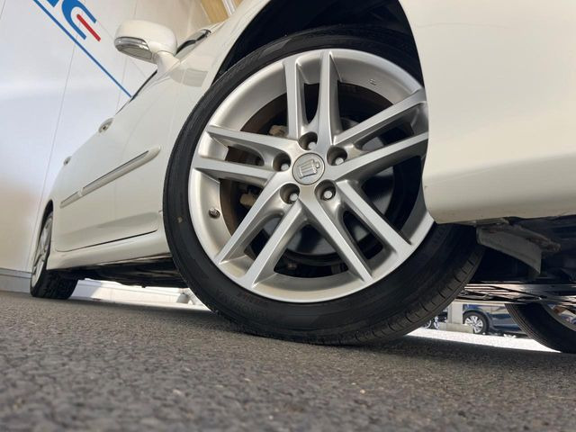 �y����18�C���`�A���~�z�C�[���z�O�ςɃ}�b�`���������A���~�z�C�[���𑕒����Ă���܂��B�e��ЊO�A���~�z�C�[����A�X�^�b�h���X�^�C�����戵�����Ă���܂��B���񂲑��k����������