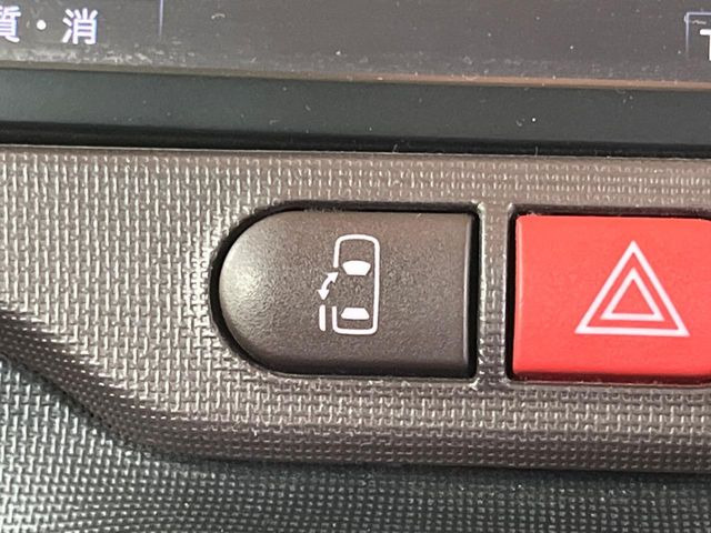 �y�p���[�X���C�h�h�A�z�X�}�[�g�L�[��^�]�Ȃ̃X�C�b�`�ŃX���C�h�h�A�̊J���\���d��������͂����ăh�A���J����K�v�������A���������q�l�ł��A�d���ו��������Ă��鎞�����N�ɊJ���߂ł��܂���