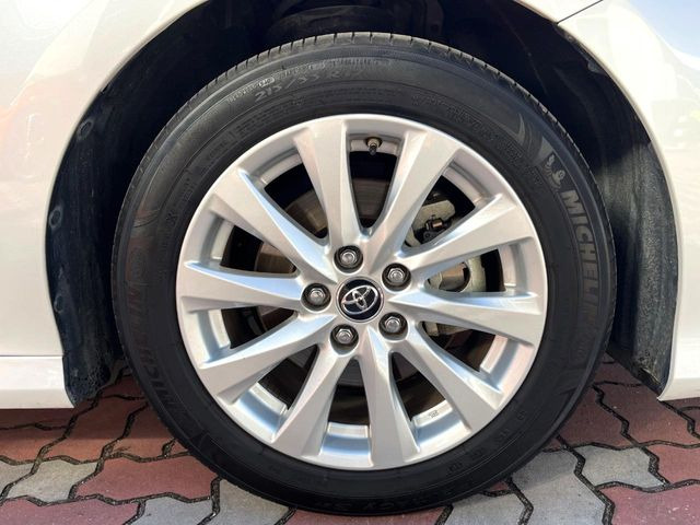 �y����17�C���`�A���~�z�C�[���z�O�ςɃ}�b�`���������A���~�z�C�[���𑕒����Ă���܂��B�e��ЊO�A���~�z�C�[����A�X�^�b�h���X�^�C�����戵�����Ă���܂��B���񂲑��k����������