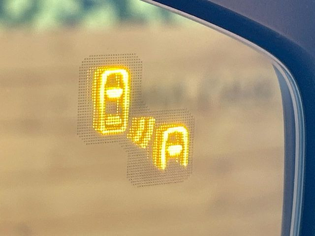 �y�u���C���h�X�|�b�g���j�^�����O�z���s���A�h�A�~���[�̎��p�ɂȂ�₷���ӏ��Ɍ㑱�Ԃ��ڋ߂���ƃT�C�h�~���[�t�߂Ɍx����\���A�h���C�o�[�ɒ��ӊ��N�����Ă���܂��B