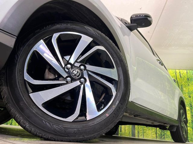 �y����17�C���`�A���~�z�C�[���z�O�ςɃ}�b�`���������A���~�z�C�[���𑕒����Ă���܂��B�e��ЊO�A���~�z�C�[����A�X�^�b�h���X�^�C�����戵�����Ă���܂��B���񂲑��k����������