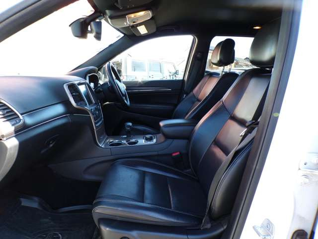 �N���J��SUV�̂ق��ɂ��A���t�@�[�h�E�G���O�����h�E�Z���i�E�X�e�b�v���S���E���H�N�V�[�E���F���t�@�C�A�E�I�f�b�Z�C�E�A���Ԃ��|���V�F�J�C�G�� �~�j�N���X�I�[�o�[�I�[��4 �L���v�e�B�o���݌ɂ��Ă���܂�