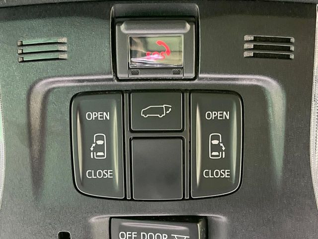 【両側パワースライドドア】スマートキーや運転席のスイッチで後席両側スライドドアの開閉が可能♪電動だから力を入れてドアを開ける必要が無く、小さなお子様でも簡単に開け閉めでき快適です♪