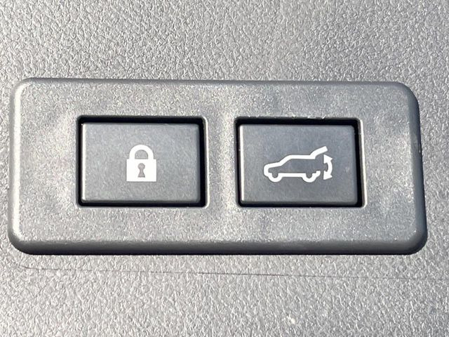 �y�p���[�o�b�N�h�A�z�X�}�[�g�L�[��^�]�Ȃ̃{�^�������������Ń��A�Q�[�g�������ŊJ���܂�!�ו��������Ă��鎞��A�����ʒu�ɂ���o�b�N�h�A��߂�ۂɕ֗��ȋ@�\�ł���