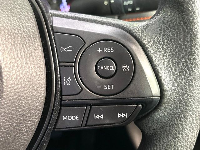 【レーダークルーズコントロール】高速道路での長距離走行が楽に!!自動で速度を保つクルーズコントロールが、衝突軽減システムと連携し、前方の車両を感知して車間を保つように速度調節してくれます!!