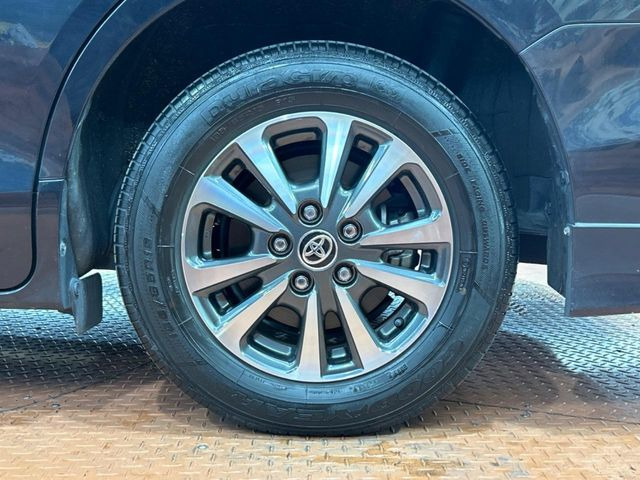 �y����15�C���`�A���~�z�C�[���z�O�ςɃ}�b�`���������A���~�z�C�[���𑕒����Ă���܂��B�e��ЊO�A���~�z�C�[����A�X�^�b�h���X�^�C�����戵�����Ă���܂��B���񂲑��k����������