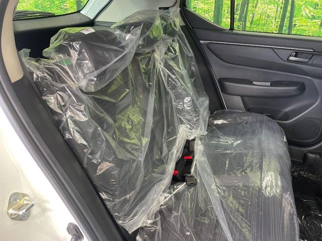 ���i���ȃI���W�i���t���A�}�b�g���I�v�V�����ɂĂ��p�ӂ��Ă���܂��B���D���ȃf�U�C����J���[�����Ԃɍ��킹�đI��ł����������Ƃ��ł��܂���