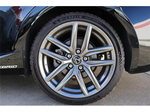 弊社はあいおいニッセイ同和損保代理店です。全営業社員が保険の募集人資格を取得しております。お気軽にご相談ください。