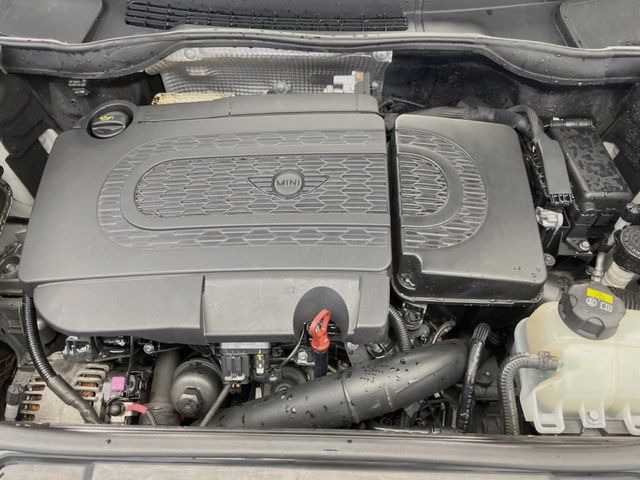 �����X�ł́A�e���[�J�[�̐�p�f�f�e�X�^�[�𓱓��B���Ǝ��i�����e�N�j�J���X�^�b�t���풓���Ă���܂��̂ŁA������̍ۂɂ����S���Ă����p���������܂��B