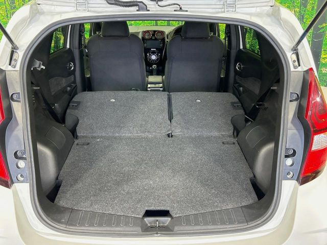 ���i�̂���������ʋ΁A���}���ɏ\���ȉ׎��X�y�[�X���m�ۂ��Ă���܂��B�Z�J���h�V�[�g��|���ƁA�傫�ȉו��̐ύڂ��\�ł���