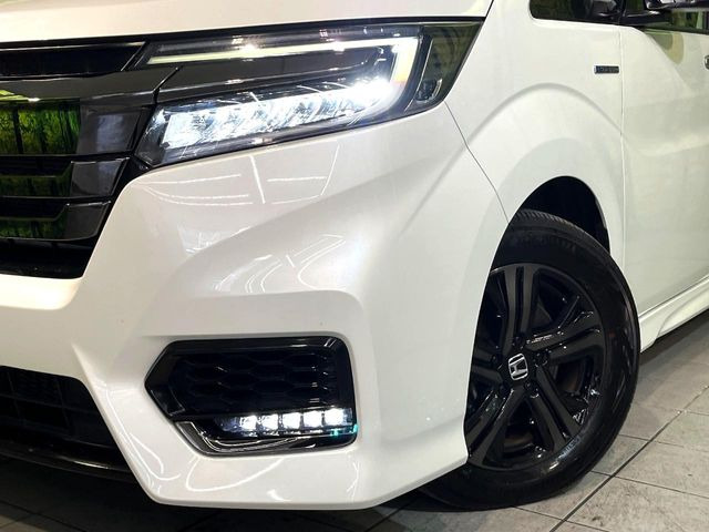 �yLED�w�b�h���C�g�z���V����ԑ��s�����ǍD�Ȏ��E���m�ۂ����S���ĉ^�]�ł��鍂�P�xLED�w�b�h���C�g�𑕔�!�_�����x�������A����d�͂��}�����Ă��܂��B