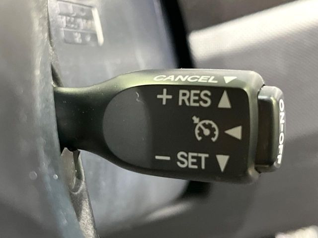 �y�N���[�Y�R���g���[���z�������H�����N���N���s�B�A�N�Z���𗣂��Ă���葬�x�ő��s���ł��A�������^�]���̕��S���y��!�����E�������ȒP�ȃX�C�b�`����Œ����ł��܂��B