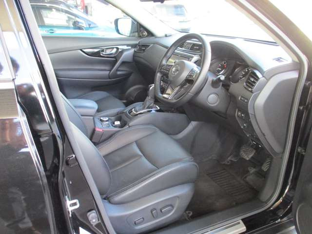 エクストレイル2.0 20Xi ハイブリッド レザーエディション 4WD