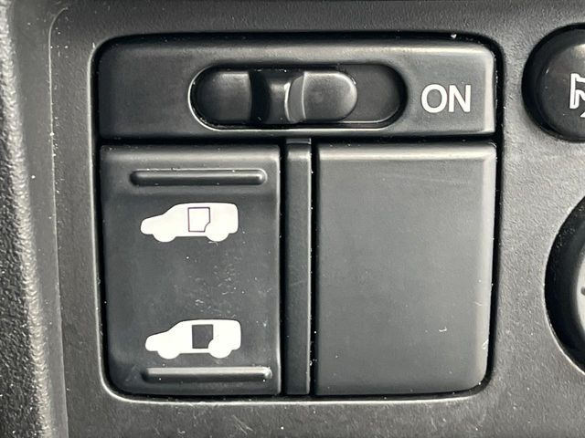 �y�p���[�X���C�h�h�A�z�X�}�[�g�L�[��^�]�Ȃ̃X�C�b�`�ŃX���C�h�h�A�̊J���\���d��������͂����ăh�A���J����K�v�������A���������q�l�ł��A�d���ו��������Ă��鎞�����N�ɊJ���߂ł��܂���