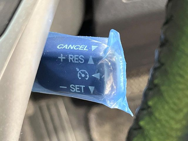 �y�N���[�Y�R���g���[���z�������H�����N���N���s�B�A�N�Z���𗣂��Ă���葬�x�ő��s���ł��A�������^�]���̕��S���y��!�����E�������ȒP�ȃX�C�b�`����Œ����ł��܂��B