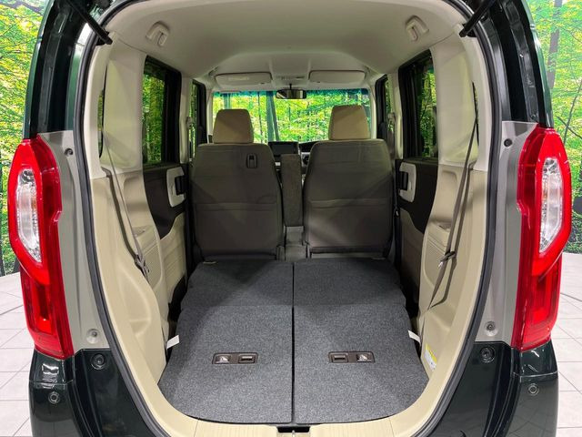 ���i�̂���������ʋ΁A���}���ɏ\���ȉ׎��X�y�[�X���m�ۂ��Ă���܂��B�Z�J���h�V�[�g��|���ƁA�傫�ȉו��̐ύڂ��\�ł���