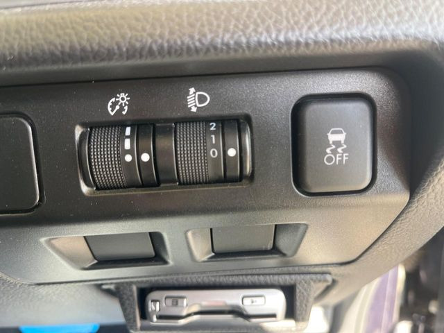 �y������h�~���u�z�ԗ��̉���������m����ƁA�����I�Ɏԗ��̐i�s������ۂ悤�Ɏԗ��𐧌䂵�܂��B�J�̓��ȂǊ���₷���H�ʏ󋵂ł����S�ȉ^�]���\�ł��B