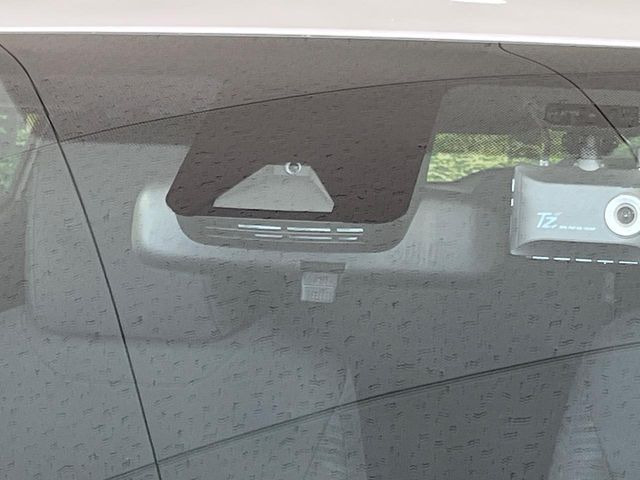 �y�g���^�Z�[�t�e�B�Z���X�z���s���ɑO���̎ԗ�����F�����A�Փ˂������Ȏ��͌x��ƃu���[�L�ŏՓˉ���Ɣ�Q�y�����A�V�X�g�B�����S�Ƀh���C�u�����y���݂��������܂��B