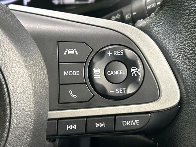 【レーダークルーズコントロール】高速道路での長距離走行が楽に!!自動で速度を保つクルーズコントロールが、衝突軽減システムと連携し、前方の車両を感知して車間を保つように速度調節してくれます!!