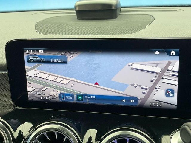 �������i�r:��̊��̂���i�r�́A����������ԓ������o���Ă���܂��BBluetooth�Đ��ȂǃI�[�f�B�I�@�\���[�����Ă���܂��̂ŁA�^�]�����y���߂܂���