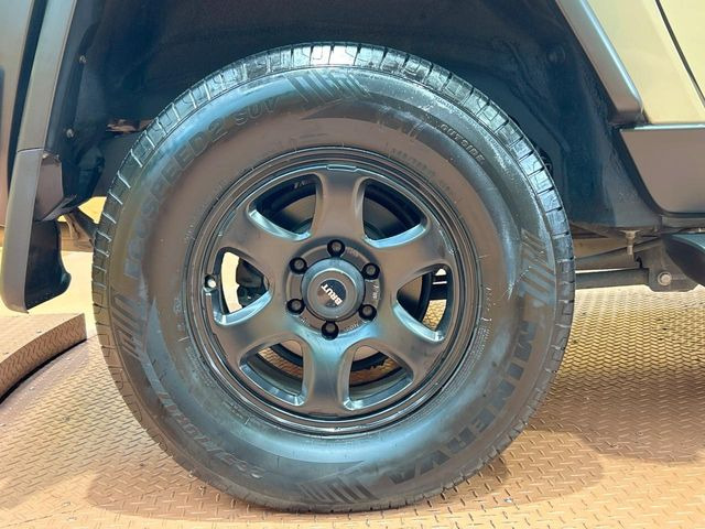 �y17�C���`�A���~�z�C�[���z�O�ςɃ}�b�`�����A���~�z�C�[���𑕒����Ă���܂��B�e��A���~�z�C�[����A�X�^�b�h���X�^�C�����戵�����Ă���܂��B���񂲑��k����������