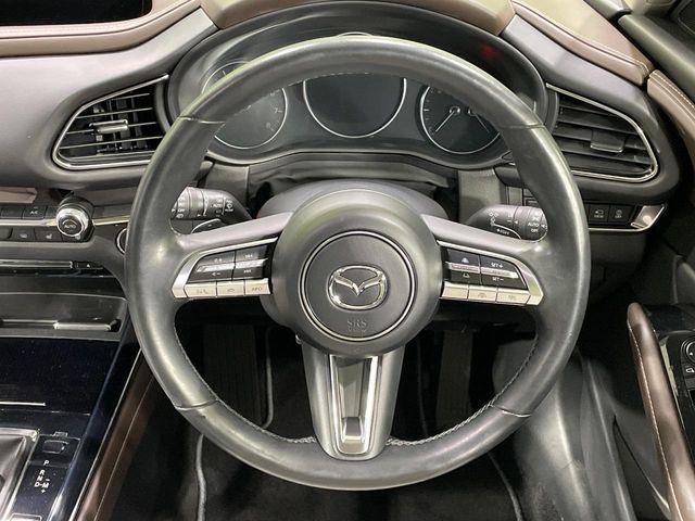 �y�����v�����X�e�A�����O�z�㎿�Ȋv���g�p���邱�ƂŁA��ɂ����������݂ƂĂ��^�]���₷���n���h���ł���