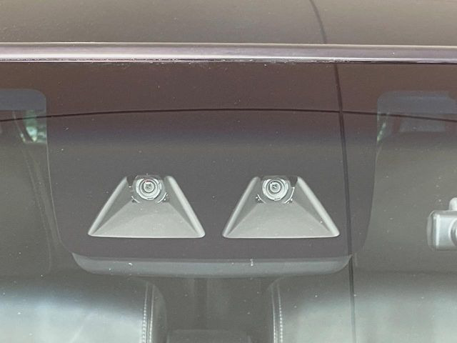 �y�X�}�[�g�A�V�X�g�z���s���ɑO���̎ԗ�����F�����A�Փ˂������Ȏ��͌x��ƃu���[�L�ŏՓˉ���Ɣ�Q�y�����A�V�X�g�B�����S�Ƀh���C�u�����y���݂��������܂��B