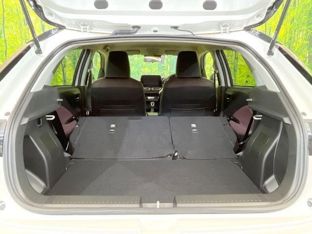 ���i�̂���������ʋ΁A���}���ɏ\���ȉ׎��X�y�[�X���m�ۂ��Ă���܂��B�Z�J���h�V�[�g��|���ƁA�傫�ȉו��̐ύڂ��\�ł���