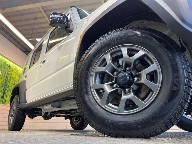 �y����15�C���`�A���~�z�C�[���z�O�ςɃ}�b�`���������A���~�z�C�[���𑕒����Ă���܂��B�e��ЊO�A���~�z�C�[����A�X�^�b�h���X�^�C�����戵�����Ă���܂��B���񂲑��k����������