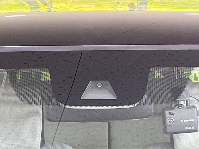 �y�z���_�Z���V���O�z���s���ɑO���̎ԗ�����F�����A�Փ˂������Ȏ��͌x��ƃu���[�L�ŏՓˉ���Ɣ�Q�y�����A�V�X�g�B�����S�Ƀh���C�u�����y���݂��������܂��B