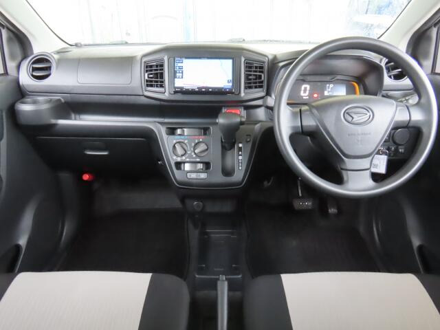 ���O���̐��|�E�K���X�n�{�f�B�R�[�e�B���O��CAR�N���[�j���O���Ǝ҂��{�H�������܂��̂ő�ϐ����B�I���b�N�X�����Ԃł݂͂Ȃ��܂ɉ��K�ȃh���C�u�����񑩁B