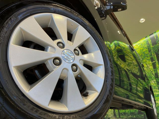 �y����14�C���`�A���~�z�C�[���z�O�ςɃ}�b�`���������A���~�z�C�[���𑕒����Ă���܂��B�e��ЊO�A���~�z�C�[����A�X�^�b�h���X�^�C�����戵�����Ă���܂��B���񂲑��k����������