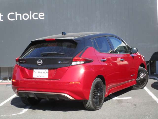 リーフe+ X 90周年記念車