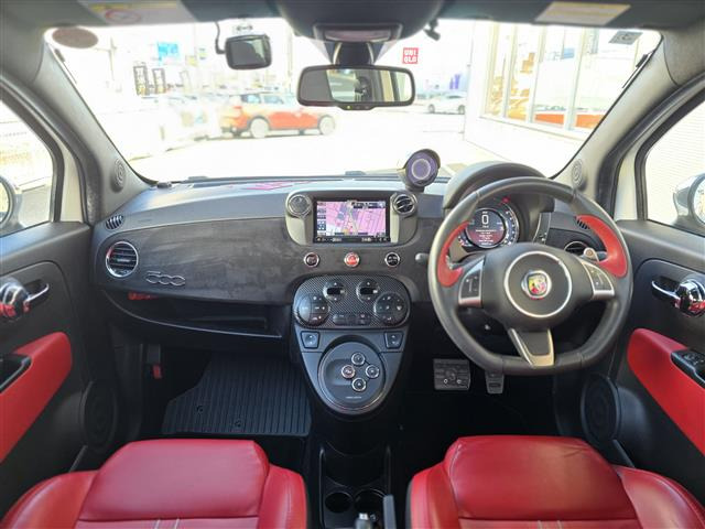 アバルト595ツーリズモ