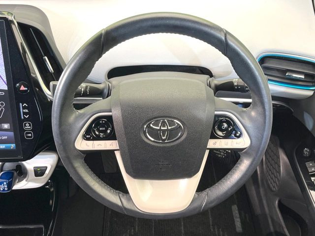 �y�����v�����X�e�A�����O�z�㎿�Ȋv���g�p���邱�ƂŁA��ɂ����������݂ƂĂ��^�]���₷���n���h���ł���