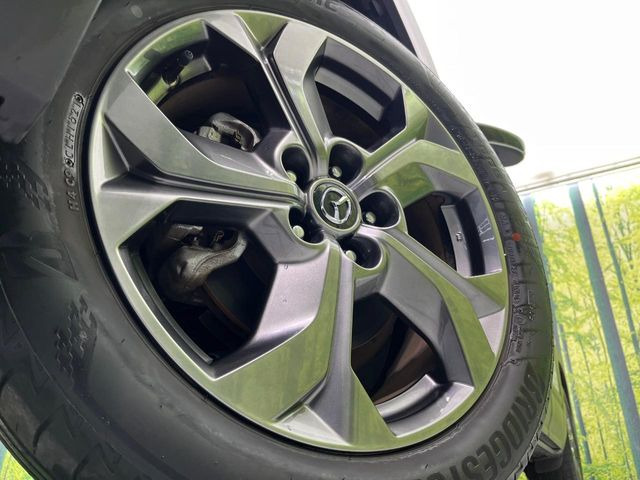 �y����18�C���`�A���~�z�C�[���z�O�ςɃ}�b�`���������A���~�z�C�[���𑕒����Ă���܂��B�e��ЊO�A���~�z�C�[����A�X�^�b�h���X�^�C�����戵�����Ă���܂��B���񂲑��k����������