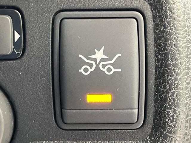 �y�G�}�[�W�F���V�[�u���[�L�z���s���ɑO���̎ԗ�����F�����A�Փ˂������Ȏ��͌x��ƃu���[�L�ŏՓˉ���Ɣ�Q�y�����A�V�X�g�B�����S�Ƀh���C�u�����y���݂��������܂��B