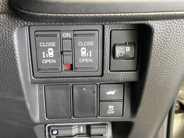 �y�����p���[�X���C�h�h�A�z�X�}�[�g�L�[��^�]�Ȃ̃X�C�b�`�Ō�ȗ����X���C�h�h�A�̊J���\���d��������͂����ăh�A���J����K�v�������A�����Ȃ��q�l�ł��ȒP�ɊJ���߂ł����K�ł���