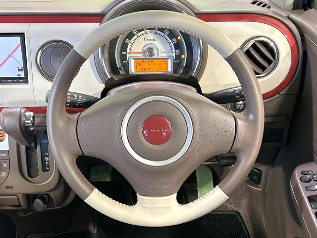 �y�����v�����X�e�A�����O�z�㎿�Ȋv���g�p���邱�ƂŁA��ɂ����������݂ƂĂ��^�]���₷���n���h���ł���