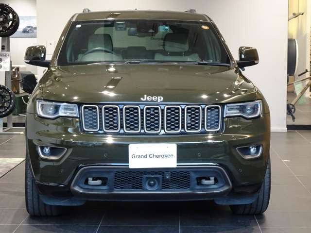 グランドチェロキー75th アニバーサリーエディション 4WD