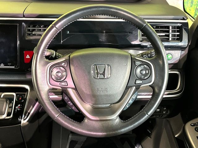 �y�����v�����X�e�A�����O�z�㎿�Ȋv���g�p���邱�ƂŁA��ɂ����������݂ƂĂ��^�]���₷���n���h���ł���