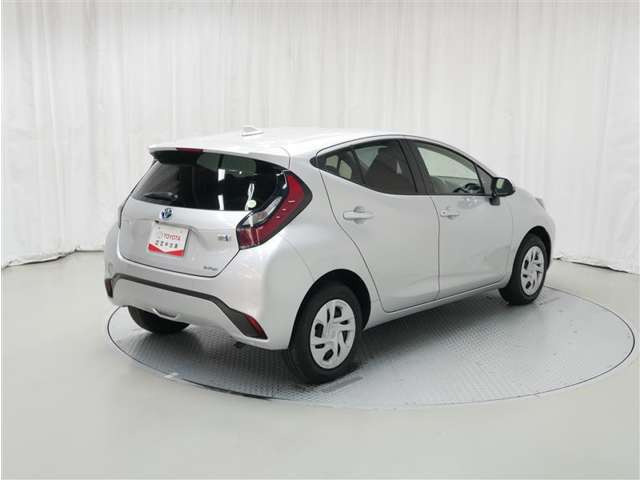 アクア1.5 G E-Four 4WD