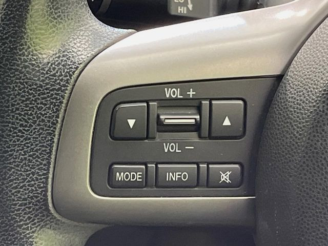 �y�X�e�A�����O�X�C�b�`�z�^�]���A�O������ڐ������炷���ƂȂ��A�I�[�f�B�I���̑��삪�\�ȕ֗��@�\!���S&���K�ȃh���C�u�����o���Ă���܂���