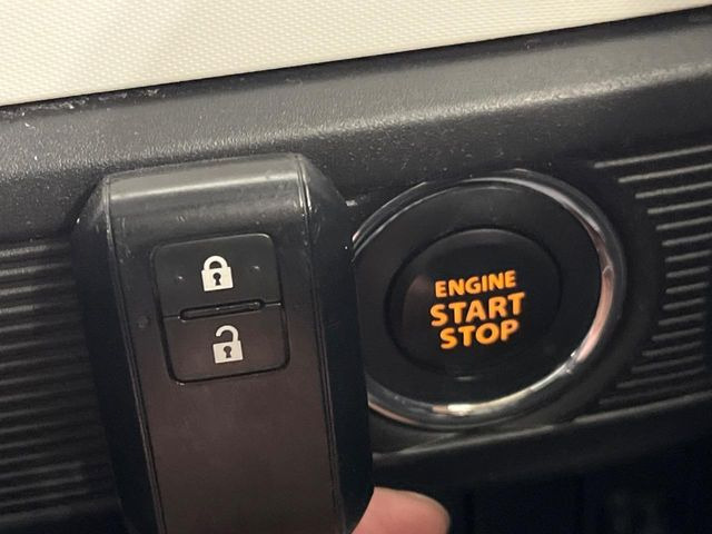 �y�L�[���X�X�^�[�g�V�X�e���z�J�o����|�P�b�g�ɓ��ꂽ�܂܂ł��h�A�̎{���E�������\�ȃX�}�[�g�L�[�𑕔��B�G���W���̃I���E�I�t�����J�M�����o���K�v����������Ƃ��Ă��֗��ł���