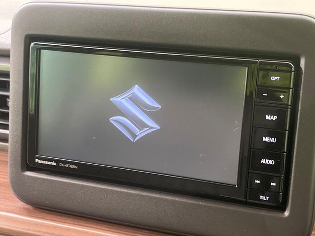 �y�����i�r�z�l�C�̏����i�r�𑕔����Ă���܂��B�i�r�̎g���₷���͂������A�I�[�f�B�I�@�\���[��!�L�����v�◷�s�͂������A�ʋ΂┃�����ȂǕ��i�̃h���C�u���y�����Ȃ�͂���