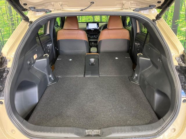 ���i�̂���������ʋ΁A���}���ɏ\���ȉ׎��X�y�[�X���m�ۂ��Ă���܂��B�Z�J���h�V�[�g��|���ƁA�傫�ȉו��̐ύڂ��\�ł���